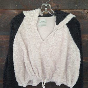 Urban Outfitters girls jacket size small petite black and beige